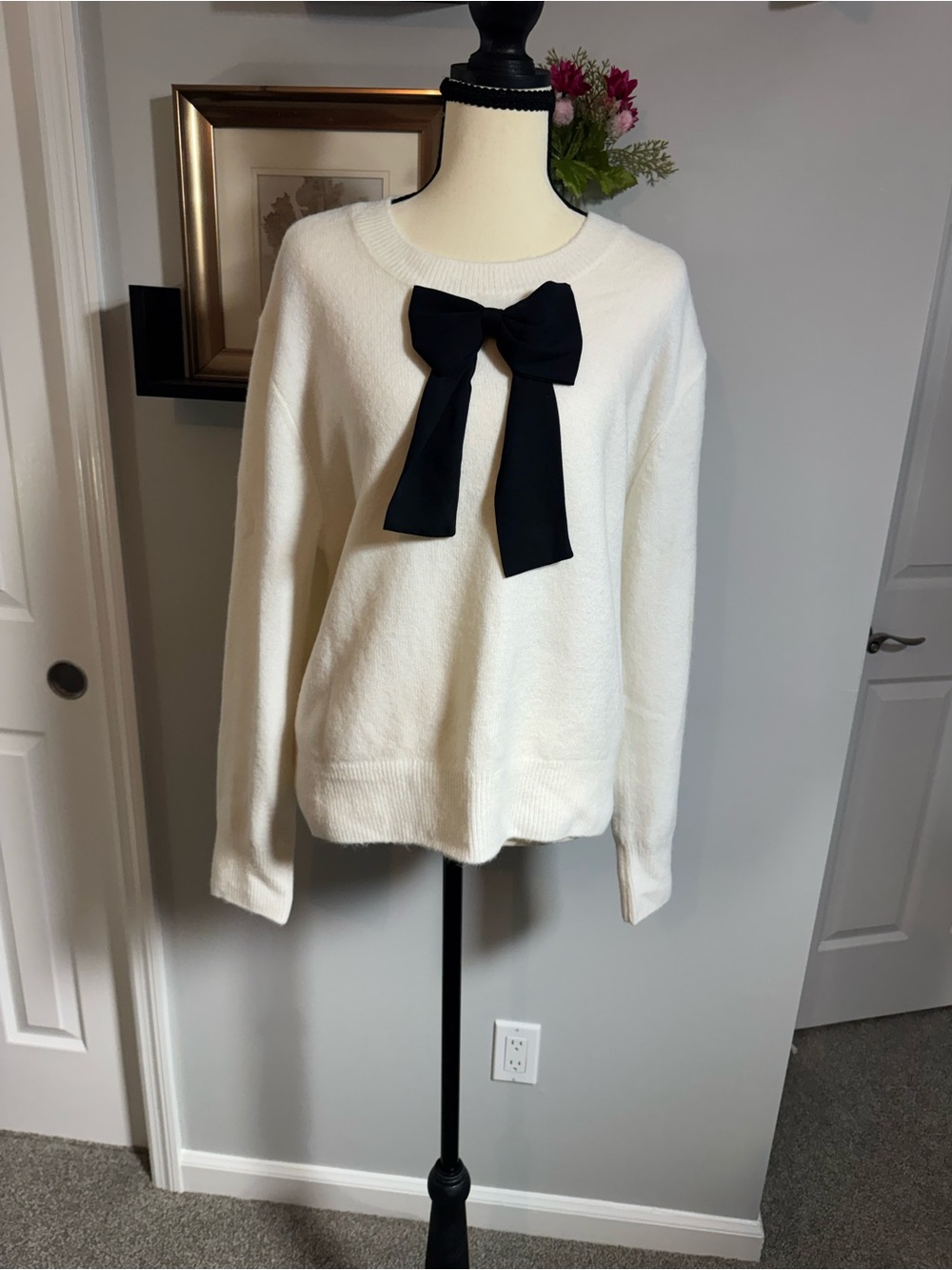 CeCe Cream Crewneck Sweater with Black Bow